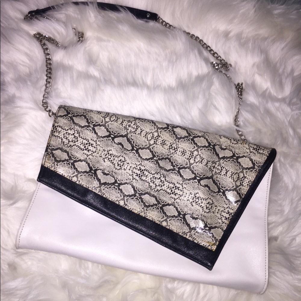 HP!!❤️ Gorgeous shoulder/crossbody bag